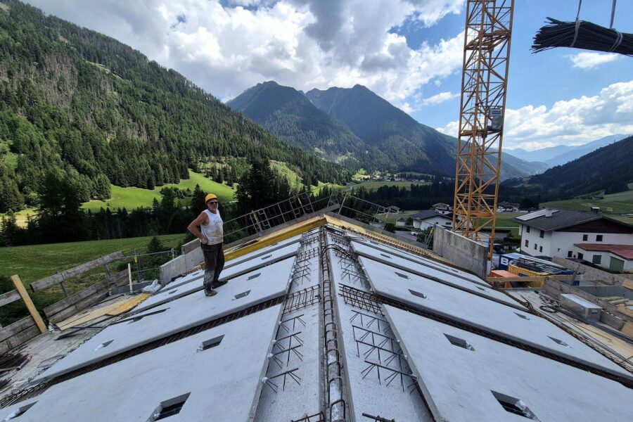 Stahlbeton-Dachtragwerk im Bau