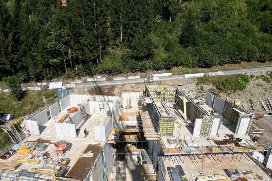 Stahlbeton-Rohbau mit Schalung