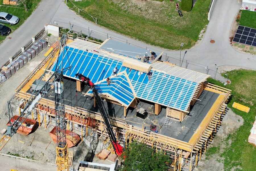 Holzdachtragwerk Neubau (Luftaufnahme)